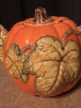 LUCIE SABLE PUMPKIN TEAPOT AUTUMN LEAVES
